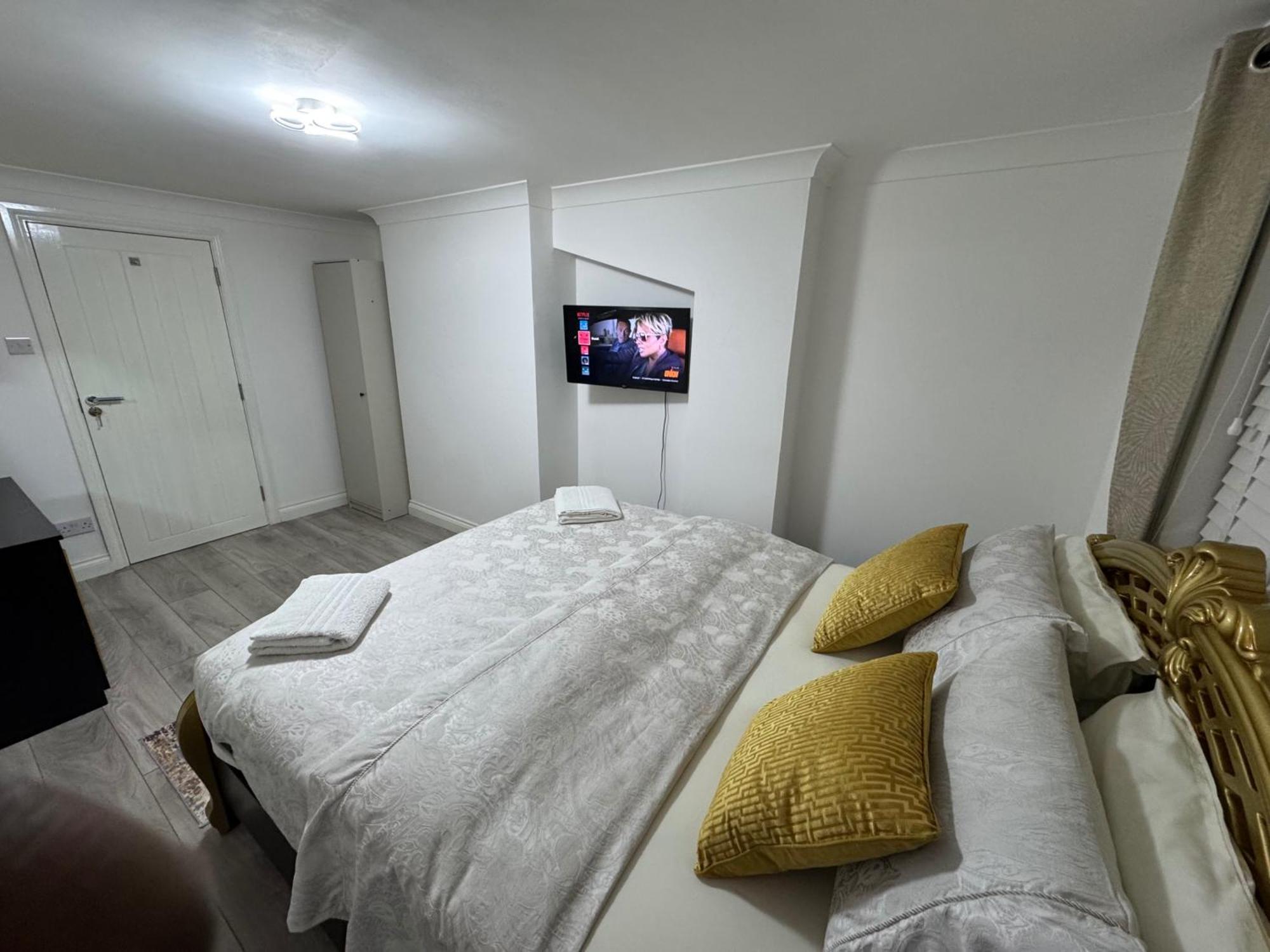 Charming 2 Bedroom In London