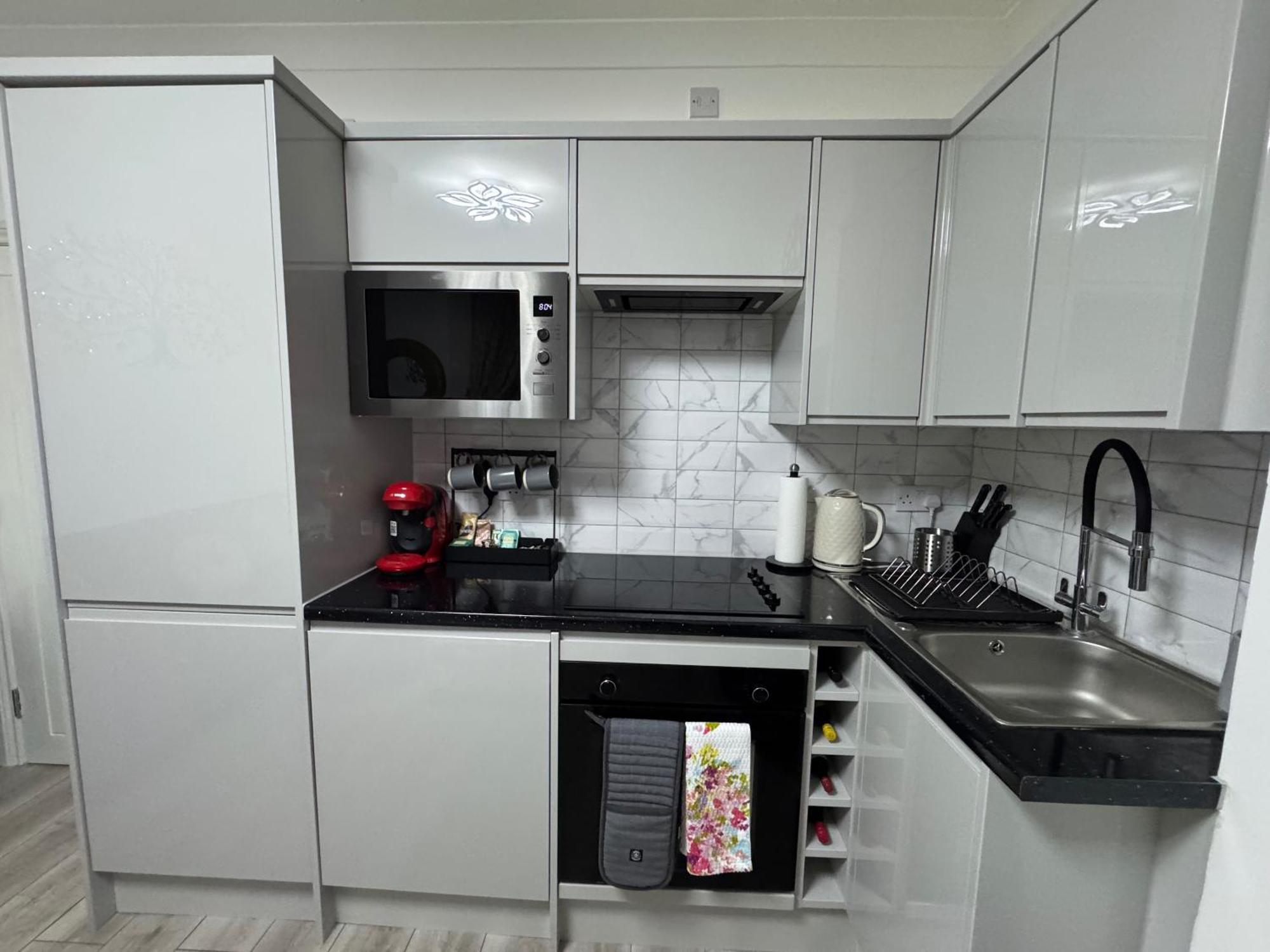 Apartment Charming 2 Bedroom In London