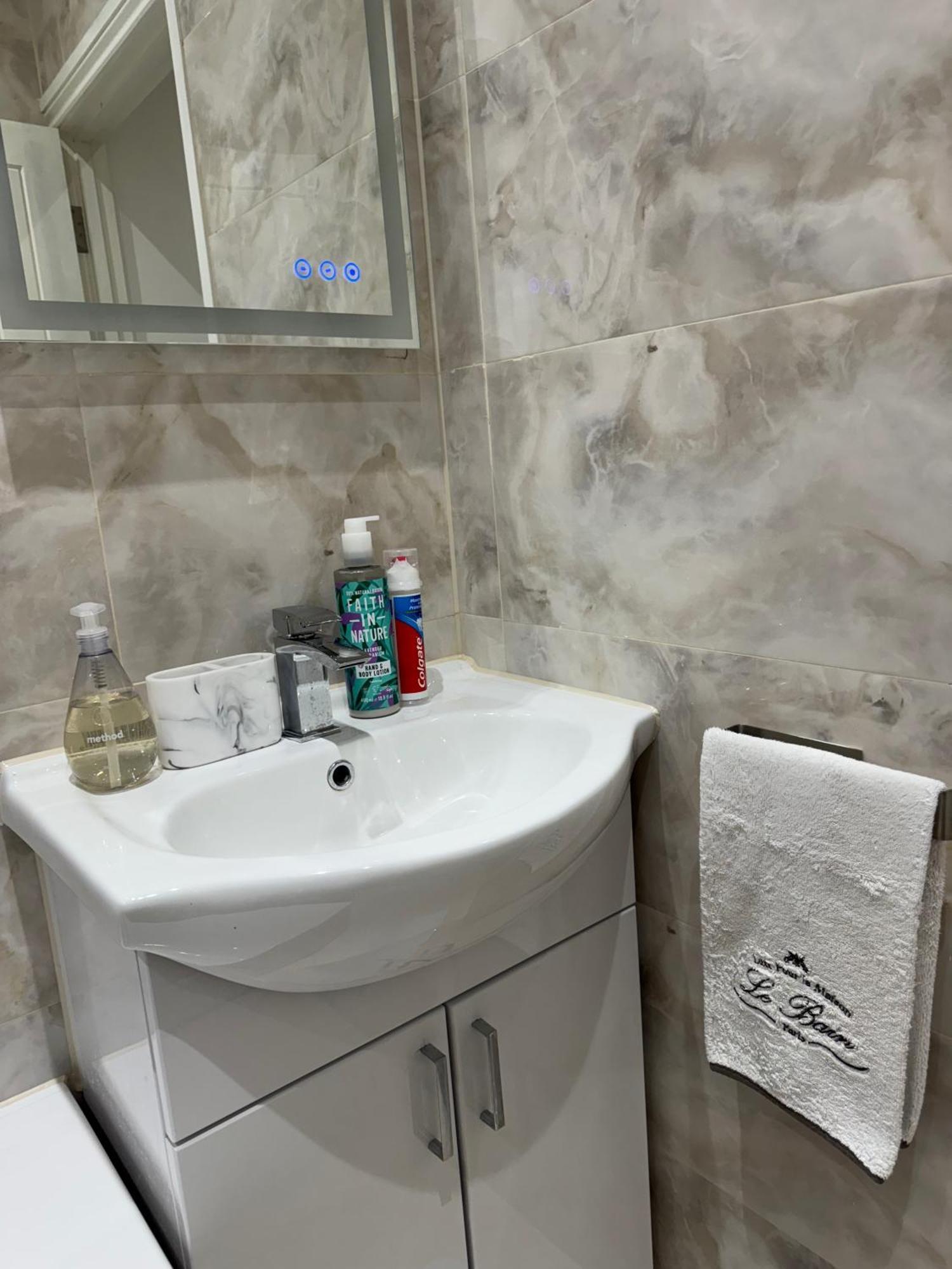 Charming 2 Bedroom In Apartment London