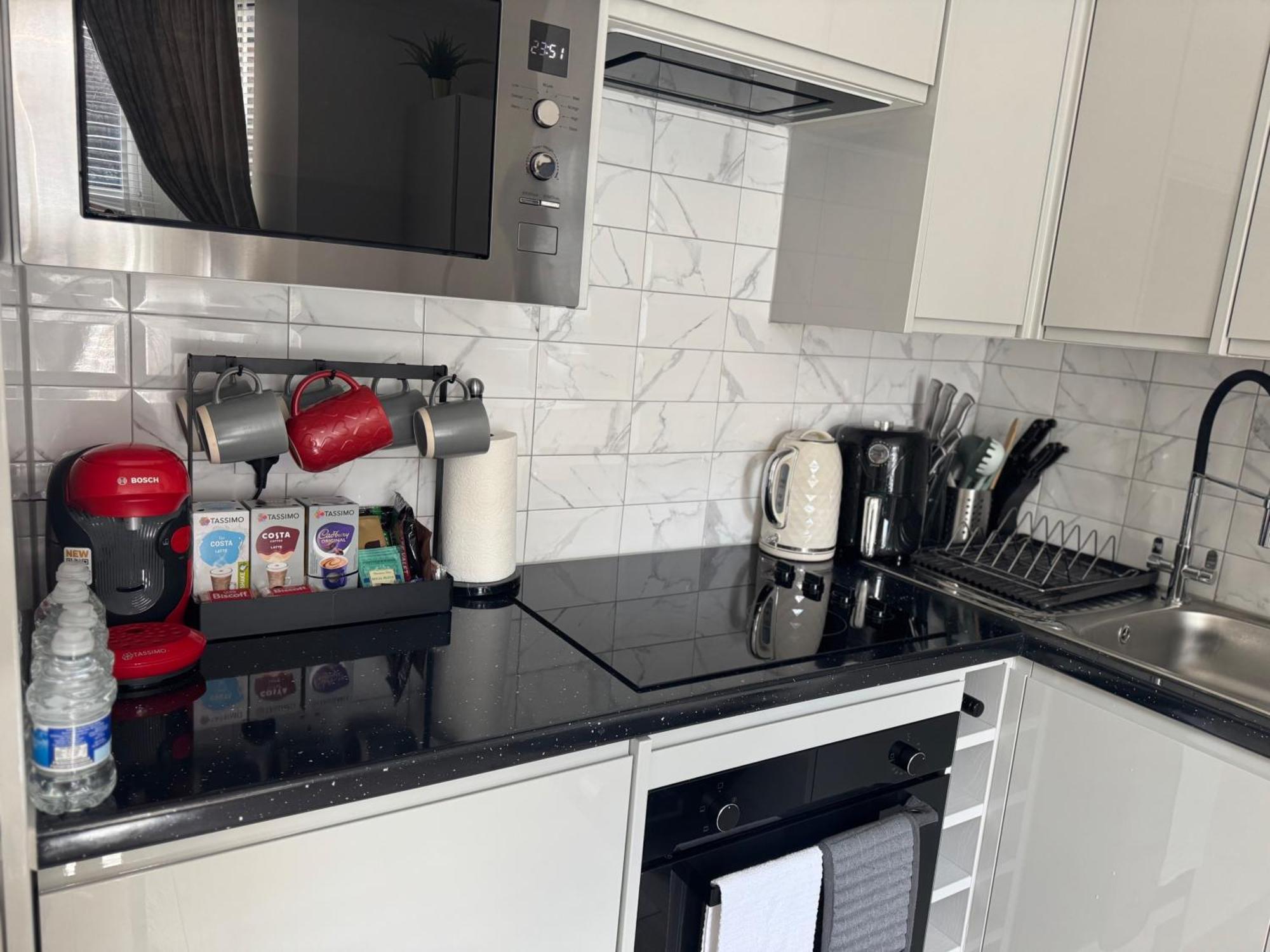 Apartment Charming 2 Bedroom In London
