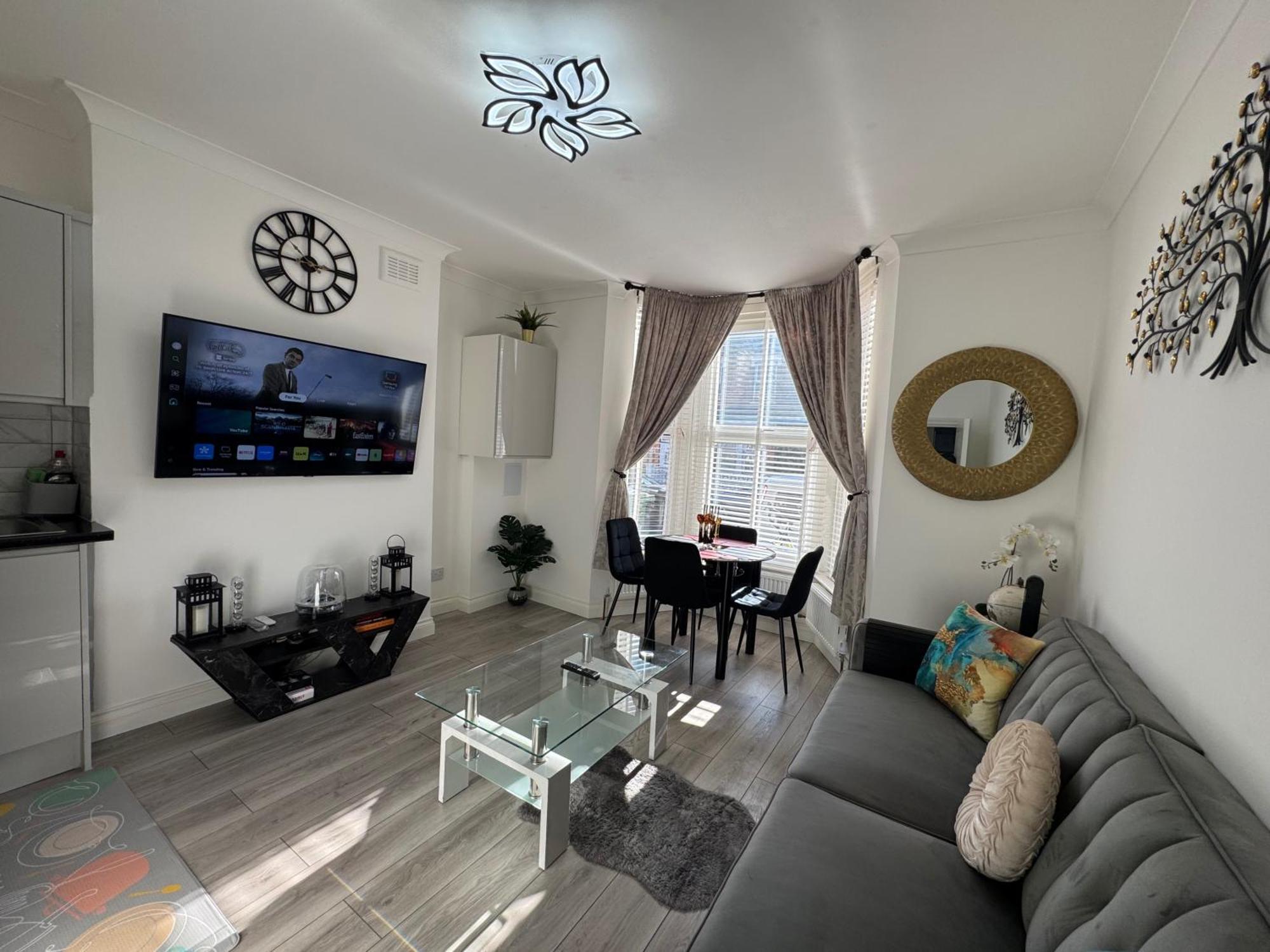 Charming 2 Bedroom In *